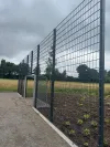 Montage eines Doppelstabmattenzauns